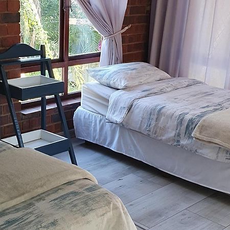 Summer Sand Holiday Cottages Scottburgh Exterior foto